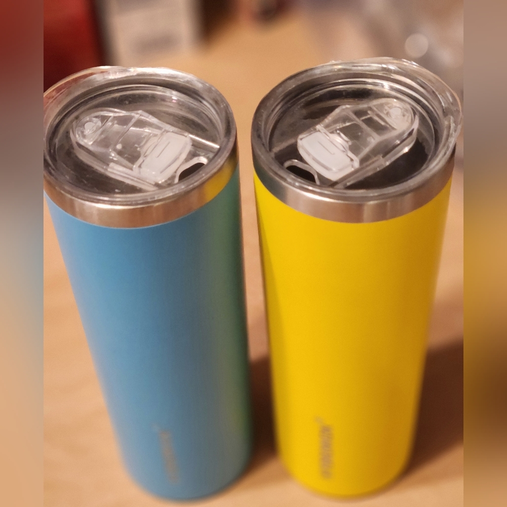 Travel Tumbler Set  BLue and Yellow  20oz w/Xtra Lids & Straws